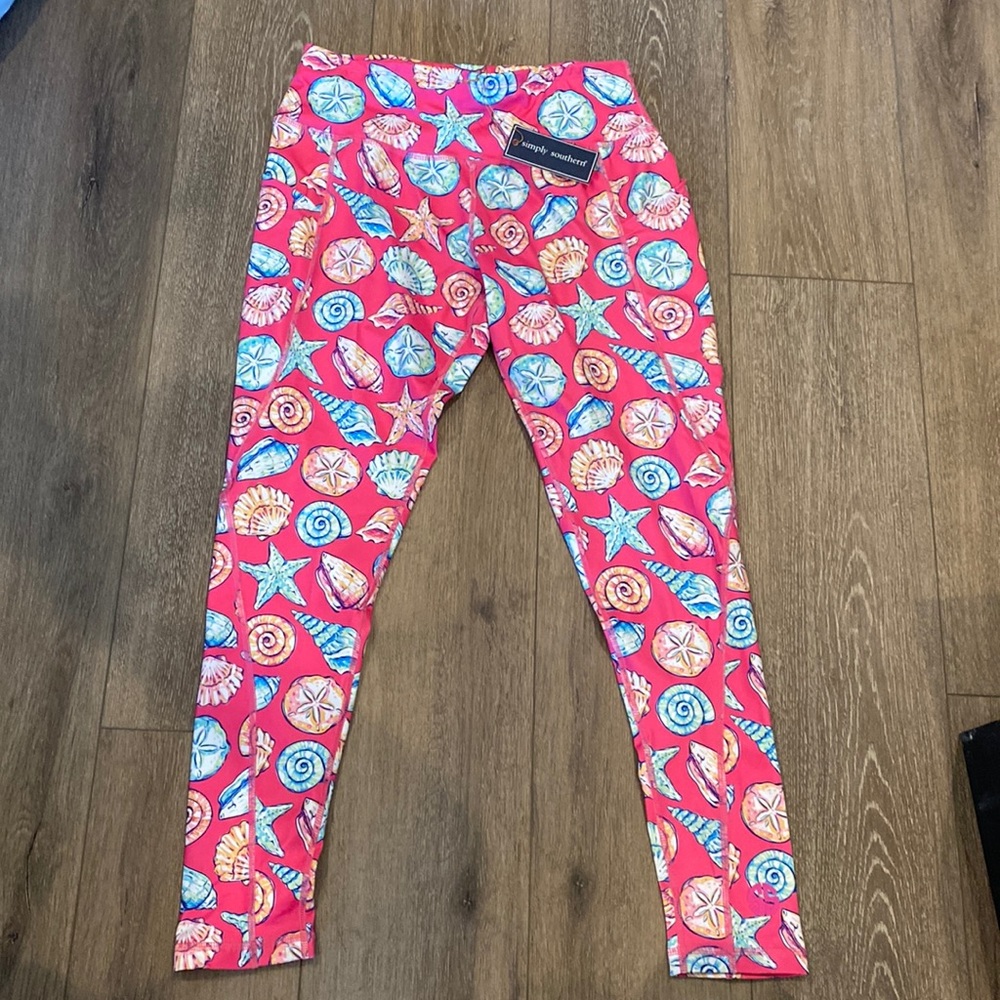 Simply Southern seashell leggings size large new with tag attached